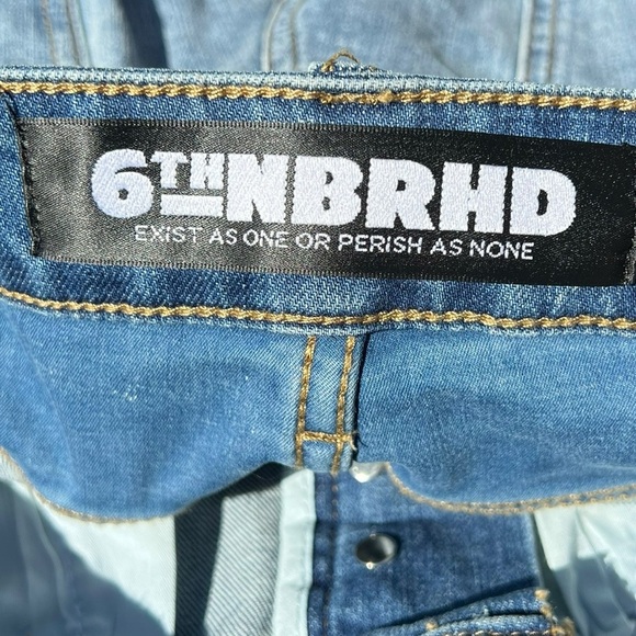 🌻6THNBRHD Studded Light Wash Skinny Jeans Size 30 {new condition] - Picture 11 of 12